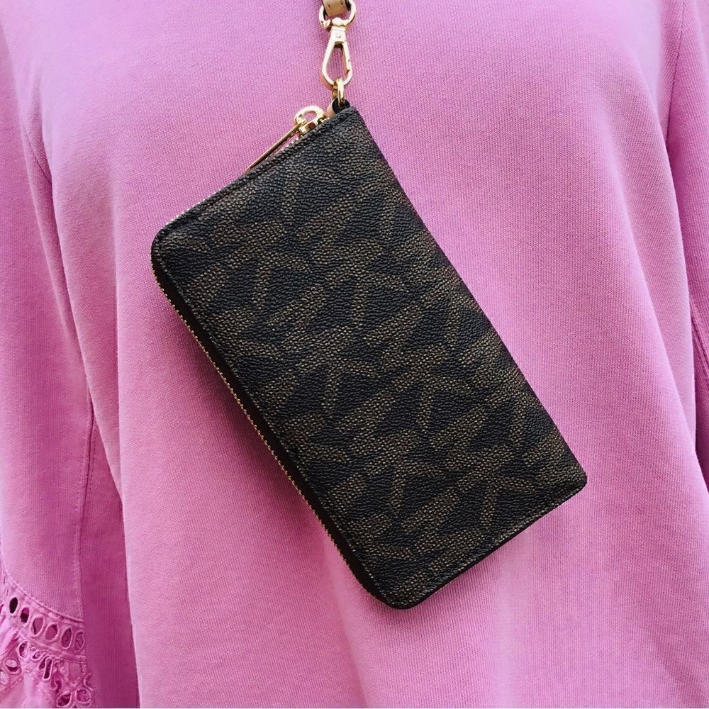 MICHAEL KORS JET SET WALLET SIGNATURE BROWN AND GOLD HARDWARE - Picture 7 of 14
